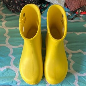 Crocs Yellow Adult Rain-boots Size 9
